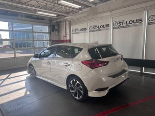 2017 Toyota Corolla iM Groupe Electrique / Sièges Chauffant / MAGS in Cowansville, Quebec - 3 - w320h240px