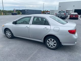 2010 Toyota Corolla CE in Cowansville, Quebec - 2 - w320h240px