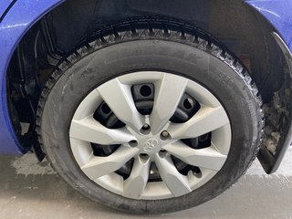 2015 Toyota Corolla S in Cowansville, Quebec - 6 - w320h240px