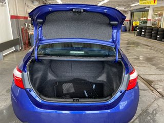 2015 Toyota Corolla S in Cowansville, Quebec - 2 - w320h240px