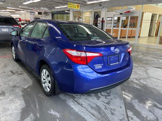 2015 Toyota Corolla S in Cowansville, Quebec - 4 - w320h240px