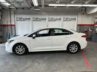 2021 Toyota Corolla Le in Cowansville, Quebec - 2 - w320h240px