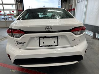 2021 Toyota Corolla Le in Cowansville, Quebec - 4 - w320h240px
