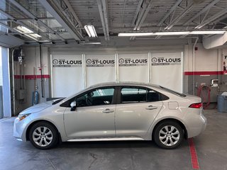 2022 Toyota Corolla LE / CAMERA DE RECUL / SIÈGE CHAUFFANT in Cowansville, Quebec - 2 - w320h240px