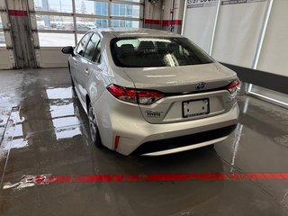 2022 Toyota Corolla Hybrid in Cowansville, Quebec - 3 - w320h240px