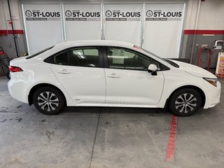 Toyota Corolla LE AWD 2025 à Cowansville, Québec - 6 - w320h240px