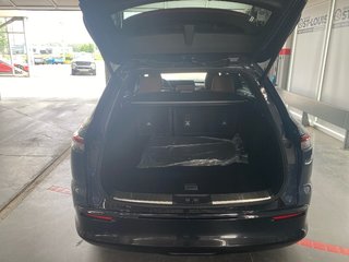 2025 Toyota Crown Signia Limited in Cowansville, Quebec - 5 - w320h240px