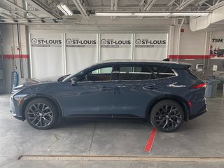 2025 Toyota Crown Signia Limited in Cowansville, Quebec - 2 - w320h240px