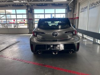 Toyota GR Corolla Premium AWD Beaucoup d'option ajouté 2025 à Cowansville, Québec - 6 - w320h240px