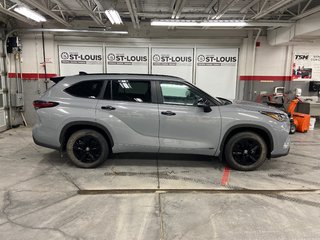Toyota Highlander Hybrid XLE 2024 à Cowansville, Québec - 2 - w320h240px
