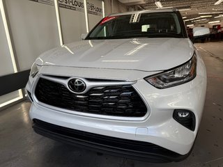 2025 Toyota Highlander XLE AWD in Cowansville, Quebec - 5 - w320h240px