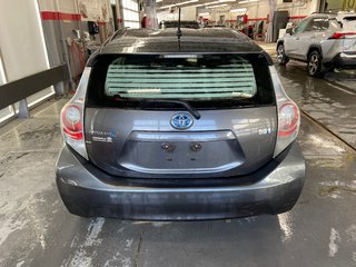 2014 Toyota Prius c BASE in Cowansville, Quebec - 4 - w320h240px