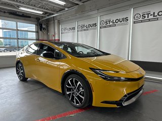 Toyota Prius Plug-in Hybrid  2025 à Cowansville, Québec - 6 - w320h240px