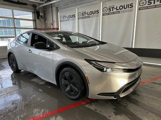 2024 Toyota PRIUS PRIME SE in Cowansville, Quebec - 2 - w320h240px