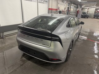 2024 Toyota Prius Prime SE in Cowansville, Quebec - 3 - w320h240px