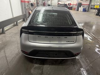 2024 Toyota Prius Prime SE in Cowansville, Quebec - 4 - w320h240px