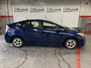2013 Toyota Prius Base in Cowansville, Quebec - 2 - w320h240px