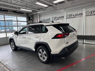 Toyota RAV4 Hybrid XLE - Toit - Mags - Hayon et siège électrque 2022 à Cowansville, Québec - 3 - w320h240px