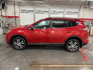 Toyota RAV4 LE FWD 2017 à Cowansville, Québec - 6 - w320h240px