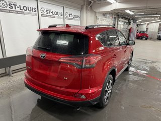 Toyota RAV4 LE FWD 2017 à Cowansville, Québec - 3 - w320h240px