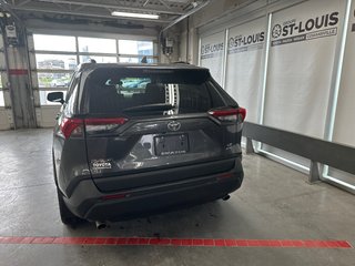 2020  RAV4 LE AWD in Cowansville, Quebec - 4 - w320h240px