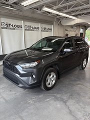 Toyota RAV4 XLE / FWD 2020 à Cowansville, Québec - 4 - w320h240px