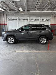 Toyota RAV4 XLE / FWD 2020 à Cowansville, Québec - 5 - w320h240px