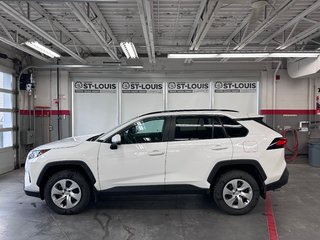 2021  RAV4 LE AWD / PEA 14 Mars 2025 ou 100000km in Cowansville, Quebec - 2 - w320h240px