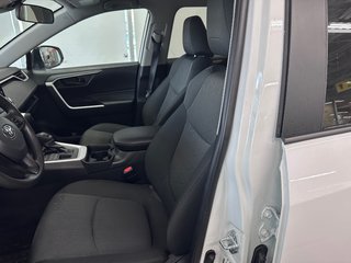 2021  RAV4 LE AWD / PEA 14 Mars 2025 ou 100000km in Cowansville, Quebec - 6 - w320h240px