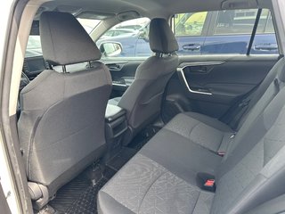 2021 Toyota RAV4 LE AWD Garantie Platine 60 Mois / 100 000 Km in Cowansville, Quebec - 5 - w320h240px