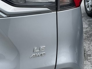2021 Toyota RAV4 LE AWD in Cowansville, Quebec - 5 - w320h240px