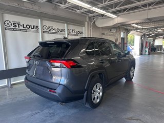 Toyota RAV4 LE Sièges Chauffants / Détecteur d'angle mort 2021 à Cowansville, Québec - 6 - w320h240px