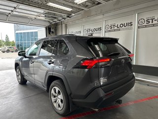 2021 Toyota RAV4 LE in Cowansville, Quebec - 3 - w320h240px