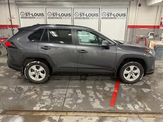 Toyota RAV4 AA XLE AWD 2021 à Cowansville, Québec - 6 - w320h240px