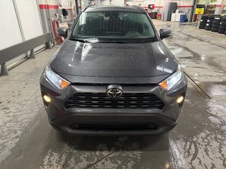 Toyota RAV4 AA XLE AWD 2021 à Cowansville, Québec - 2 - w320h240px