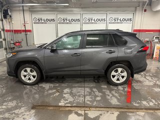 Toyota RAV4 AA XLE AWD 2021 à Cowansville, Québec - 3 - w320h240px