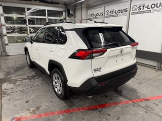 Toyota RAV4 LE AWD 2021 à Cowansville, Québec - 4 - w320h240px