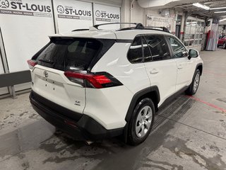 Toyota RAV4 LE AWD 2021 à Cowansville, Québec - 3 - w320h240px