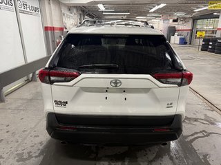 Toyota RAV4 LE AWD 2021 à Cowansville, Québec - 4 - w320h240px