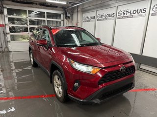 Toyota RAV4 XLE FWD 2021 à Cowansville, Québec - 5 - w320h240px