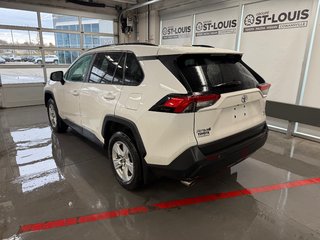 Toyota RAV4 XLE AWD 2021 à Cowansville, Québec - 4 - w320h240px