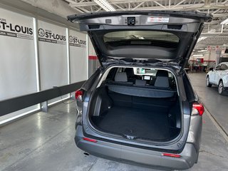 Toyota RAV4 XLE AWD 2022 à Cowansville, Québec - 5 - w320h240px