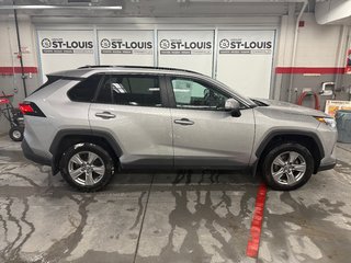 Toyota RAV4 XLE 2022 à Cowansville, Québec - 6 - w320h240px