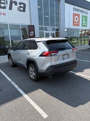 Toyota RAV4 Hybrid XLE 2023 à Cowansville, Québec - 2 - w320h240px