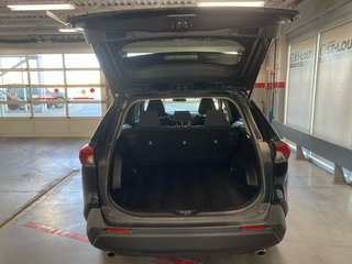 Toyota RAV4 LE AWD 2023 à Cowansville, Québec - 6 - w320h240px