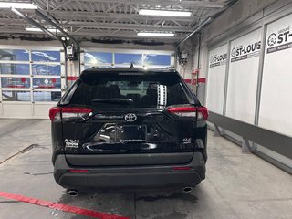 RAV4 XLE 2024 à Cowansville, Québec - 4 - w320h240px