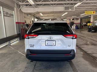 Toyota RAV4 XLE 2025 à Cowansville, Québec - 5 - w320h240px