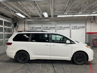 2015  Sienna LE 8 places in Cowansville, Quebec - 2 - w320h240px