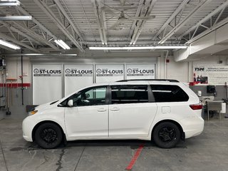 2015  Sienna LE 8 places in Cowansville, Quebec - 4 - w320h240px
