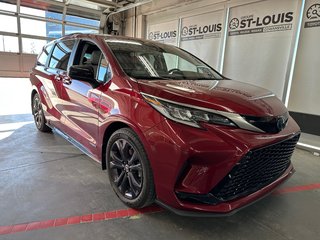 2021 Toyota Sienna XSE in Cowansville, Quebec - 5 - w320h240px
